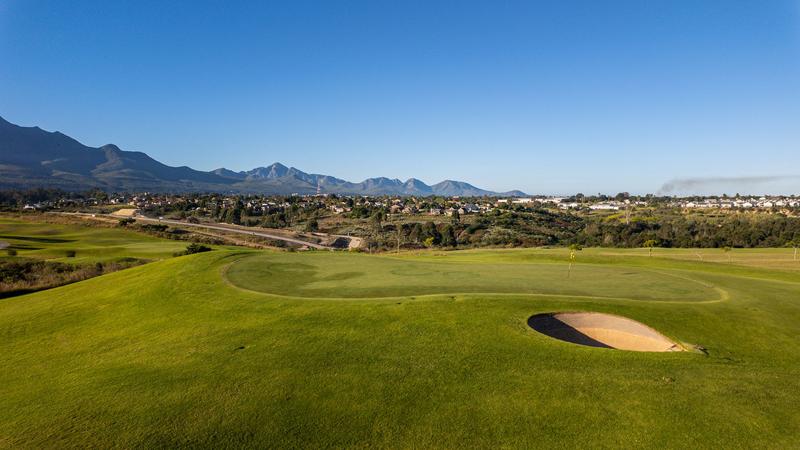 To Let 4 Bedroom Property for Rent in Kingswood Golf Estate Western Cape